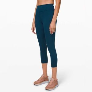 Lululemon Time To Sweat Running Leggings Crop 23" Size 2 in Night Diver